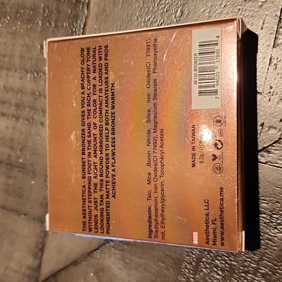Aesthetica Sunset Bronzer - Picture 3 of 3